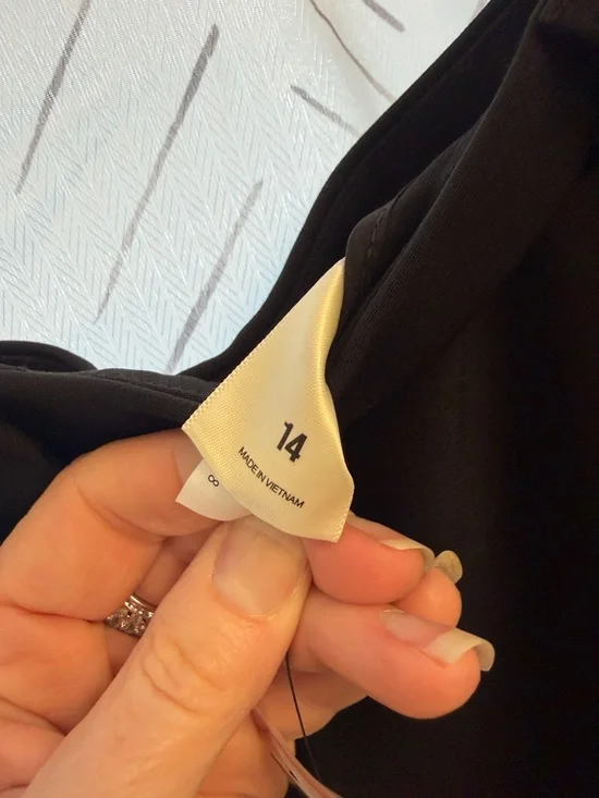 Express Black High-Rise Tailored Skort - Picture 3 of 3